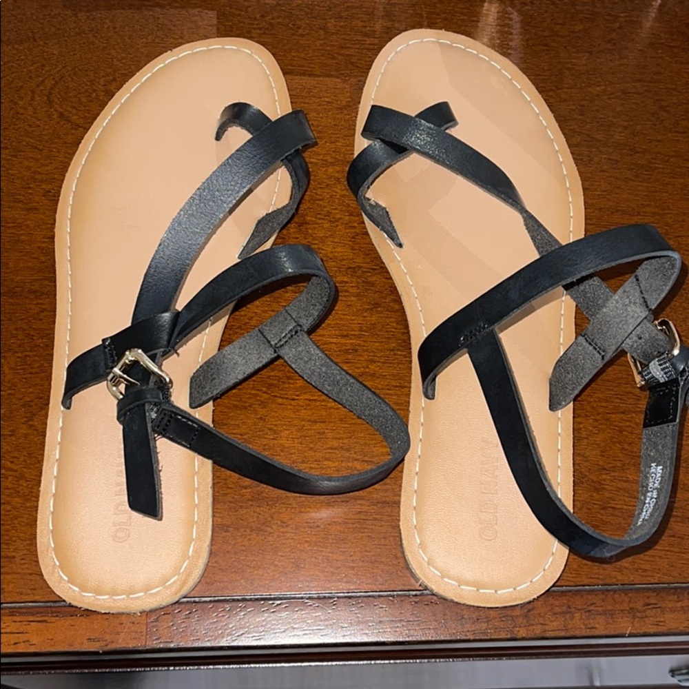 Black strap sandal